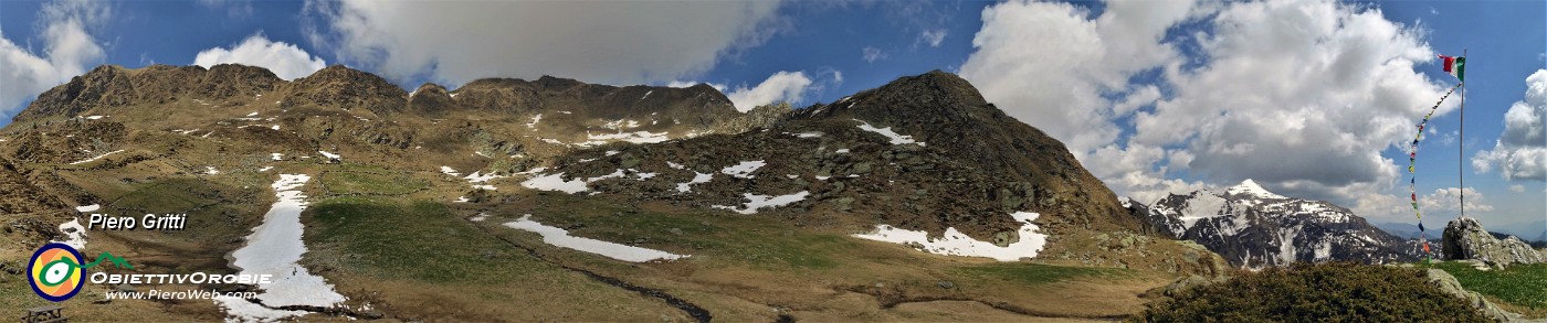 75 Vista panoramica poso sopra il Rif. Balicco (1995 m).jpg